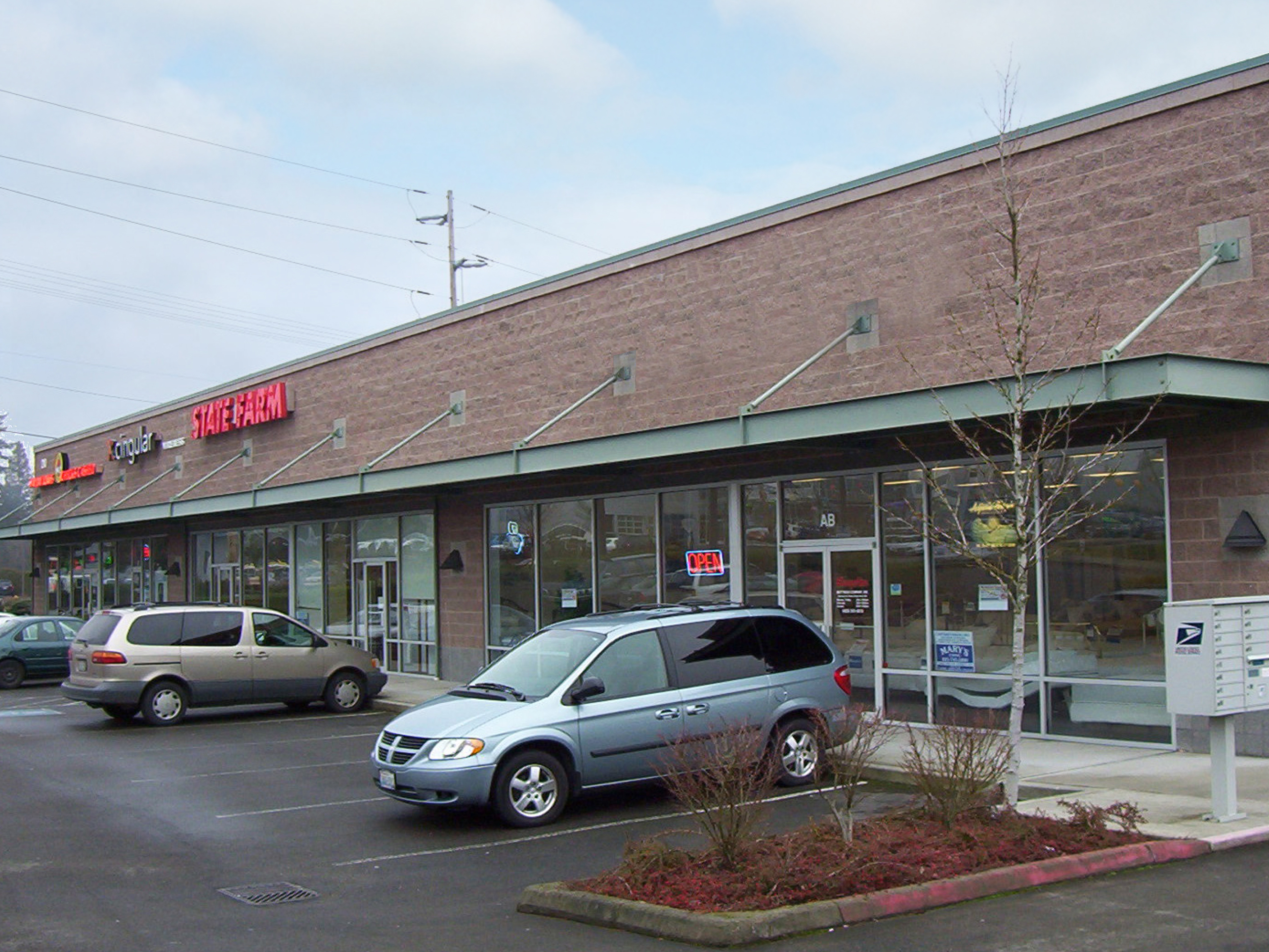 Everett Mall Way Retail Building Retail Property For Lease in Everett, WA